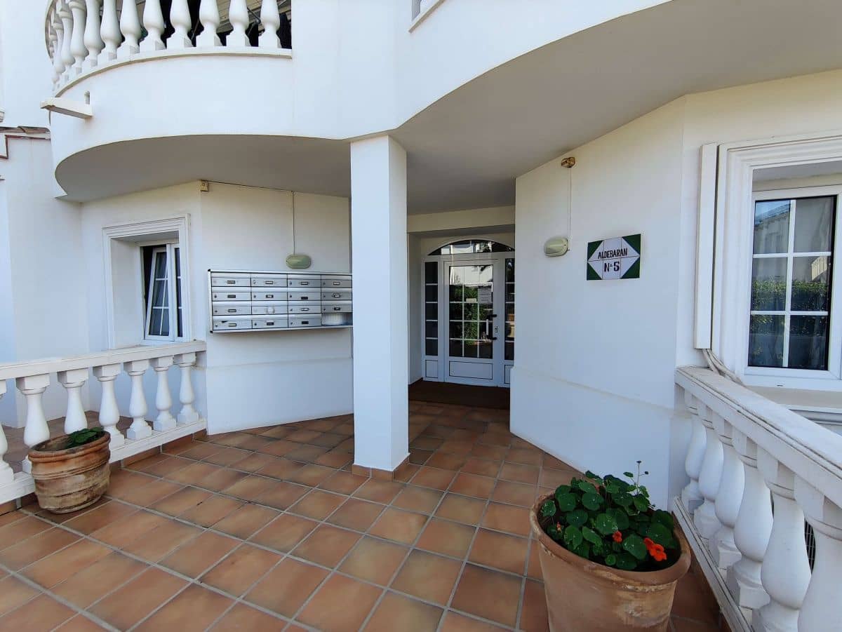 1 soveværelse Lejlighed til leje i Denia med swimmingpool garage - € 900 (Ref: 7886928)