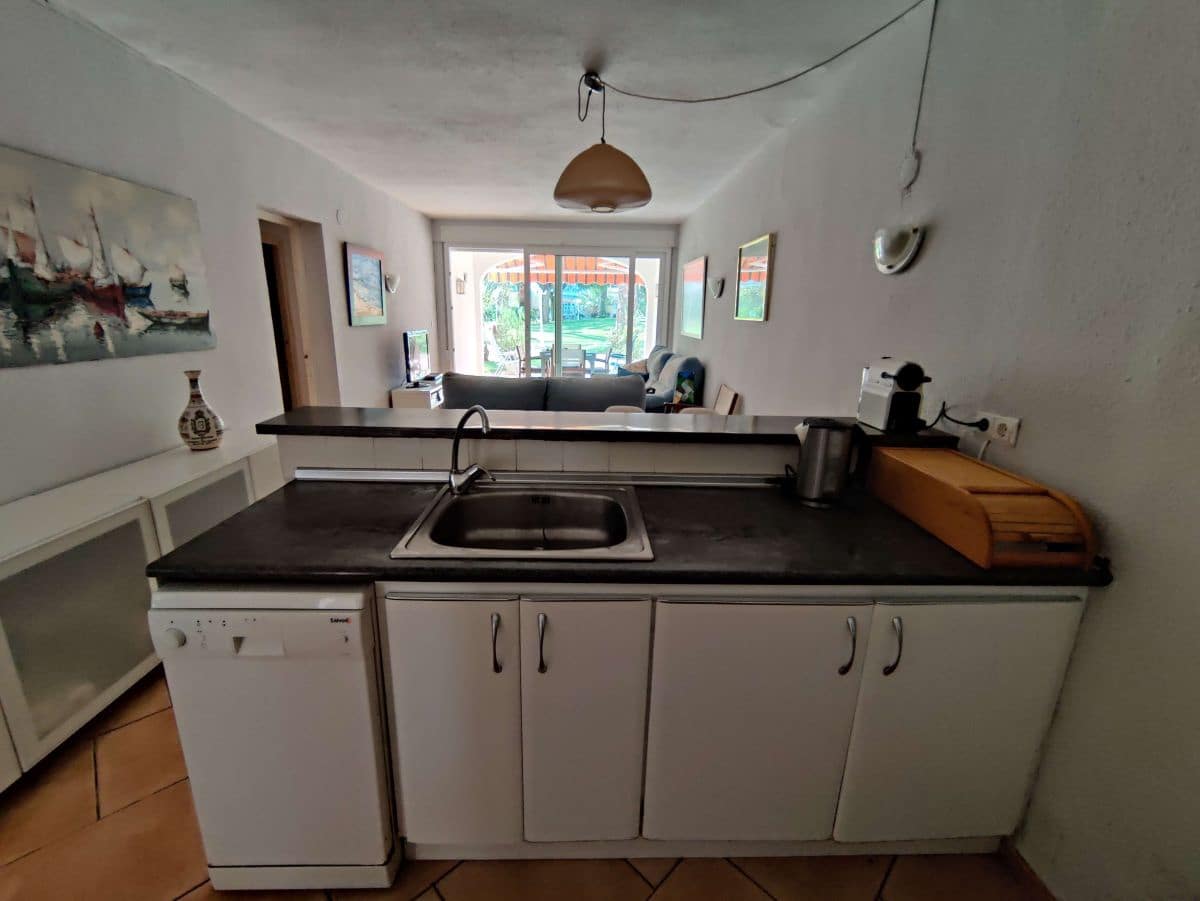 3 slaapkamer Appartement te huur in Denia met zwembad garage - € 775 (Ref: 8118769)