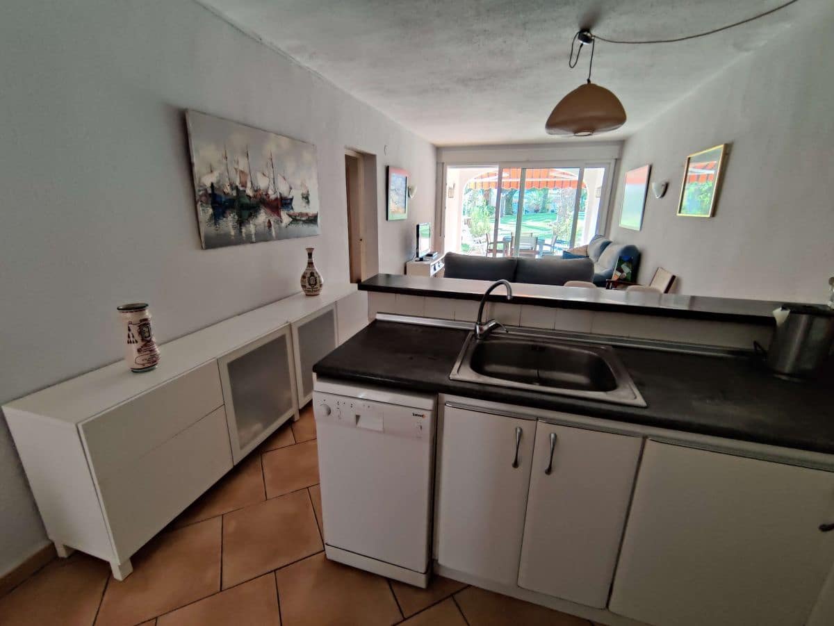 3 slaapkamer Appartement te huur in Denia met zwembad garage - € 775 (Ref: 8118769)