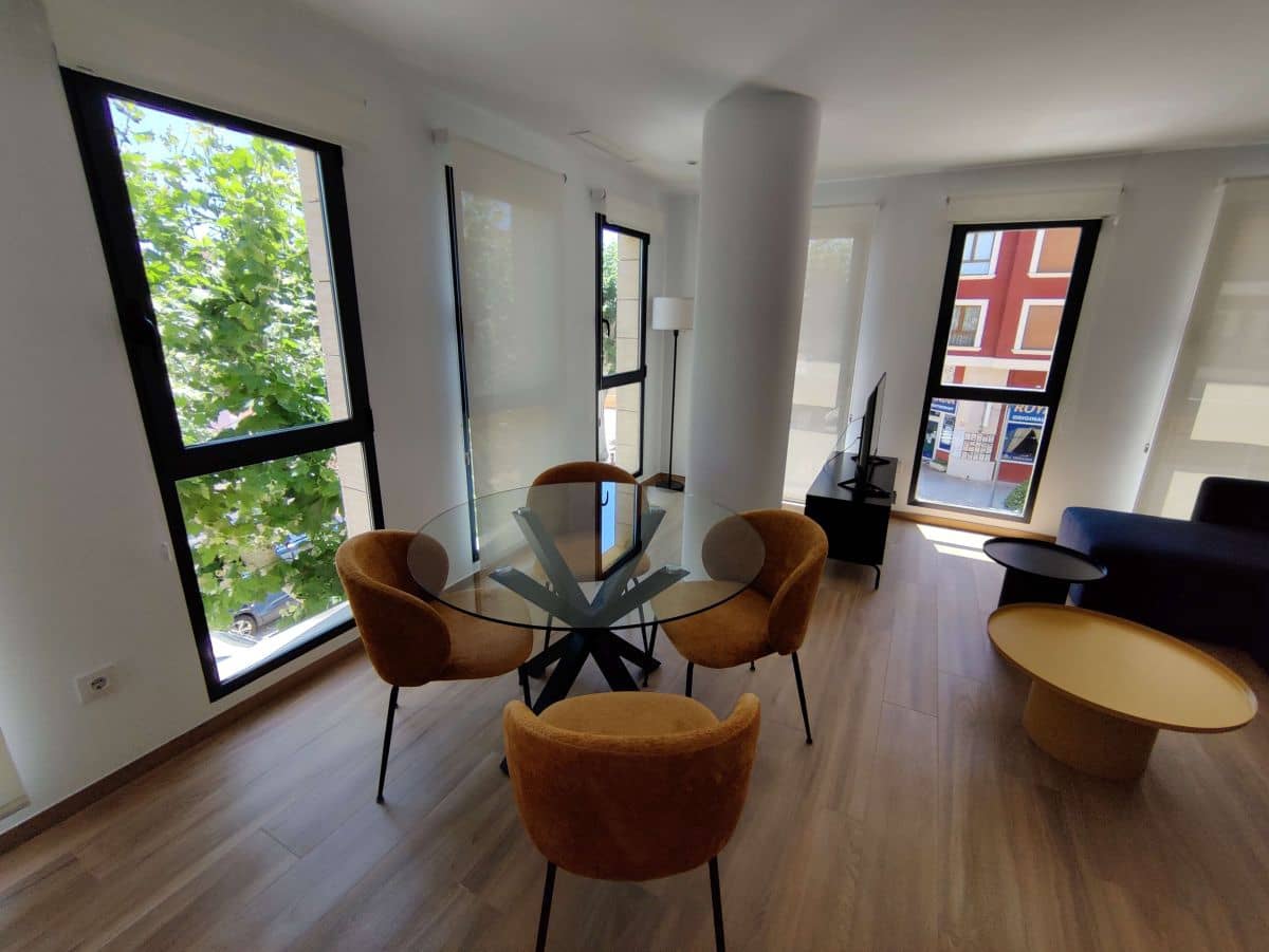 2 soveværelse Lejlighed til leje i Denia med garage - € 900 (Ref: 8420538)