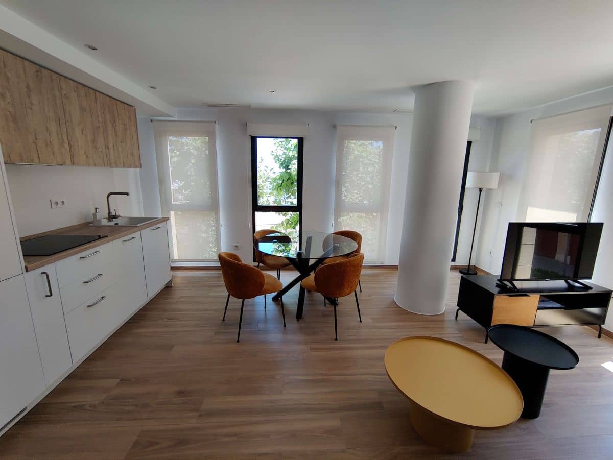 2 soveværelse Lejlighed til leje i Denia med garage - € 900 (Ref: 8420538)