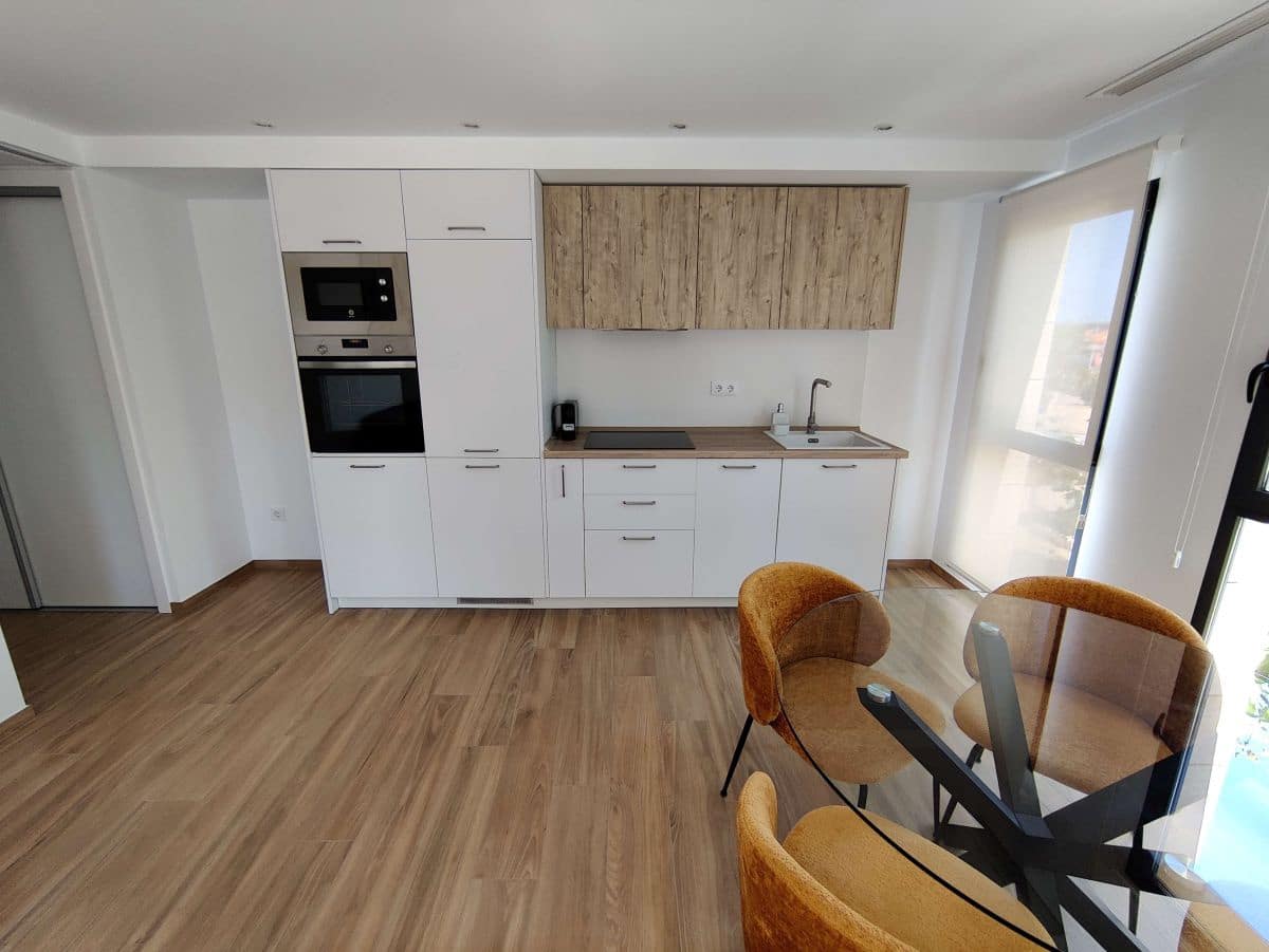 2 soveværelse Lejlighed til leje i Denia med garage - € 900 (Ref: 8420538)