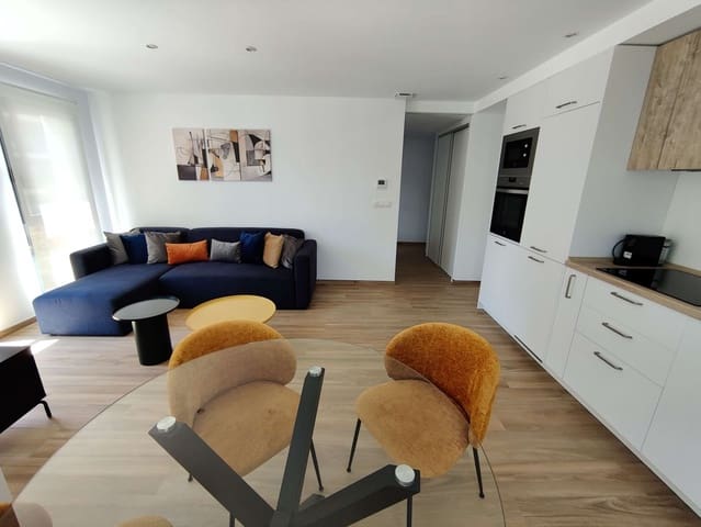 2 soveværelse Lejlighed til leje i Dénia med garage - € 900 (Ref: 8420538)