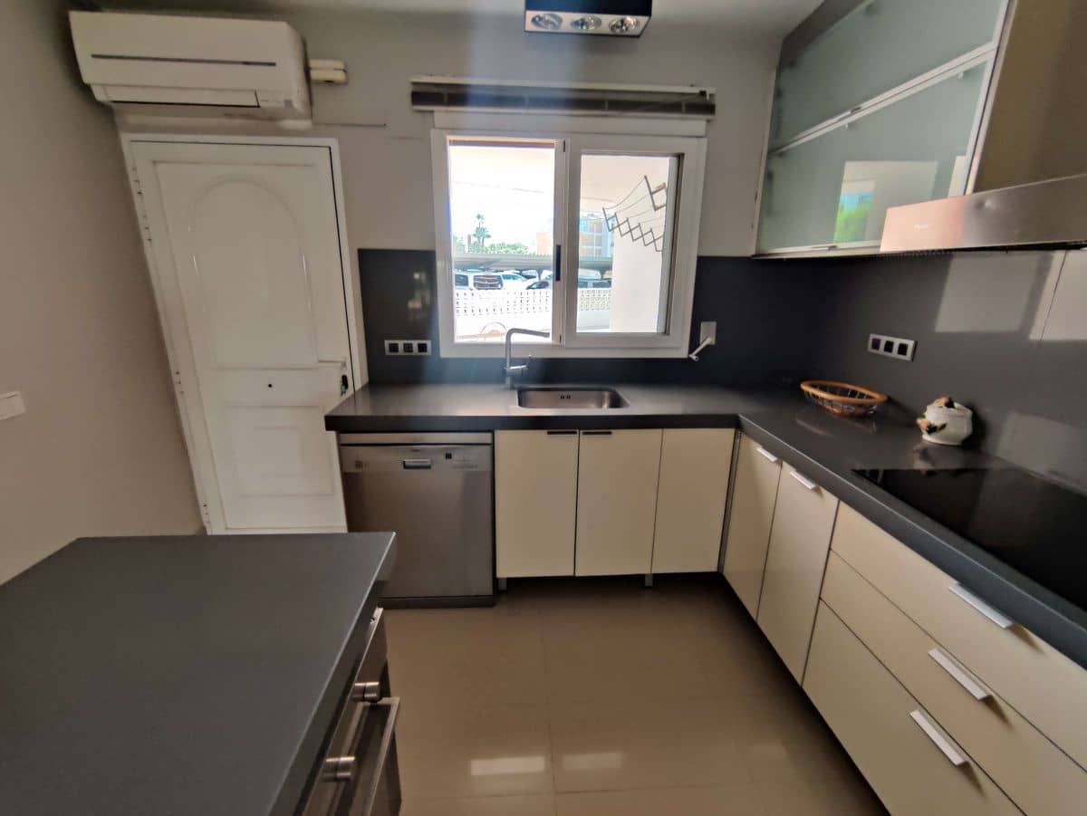 2 sovrum Lägenhet att hyra i Denia med pool garage - 800 € (Ref: 8487086)