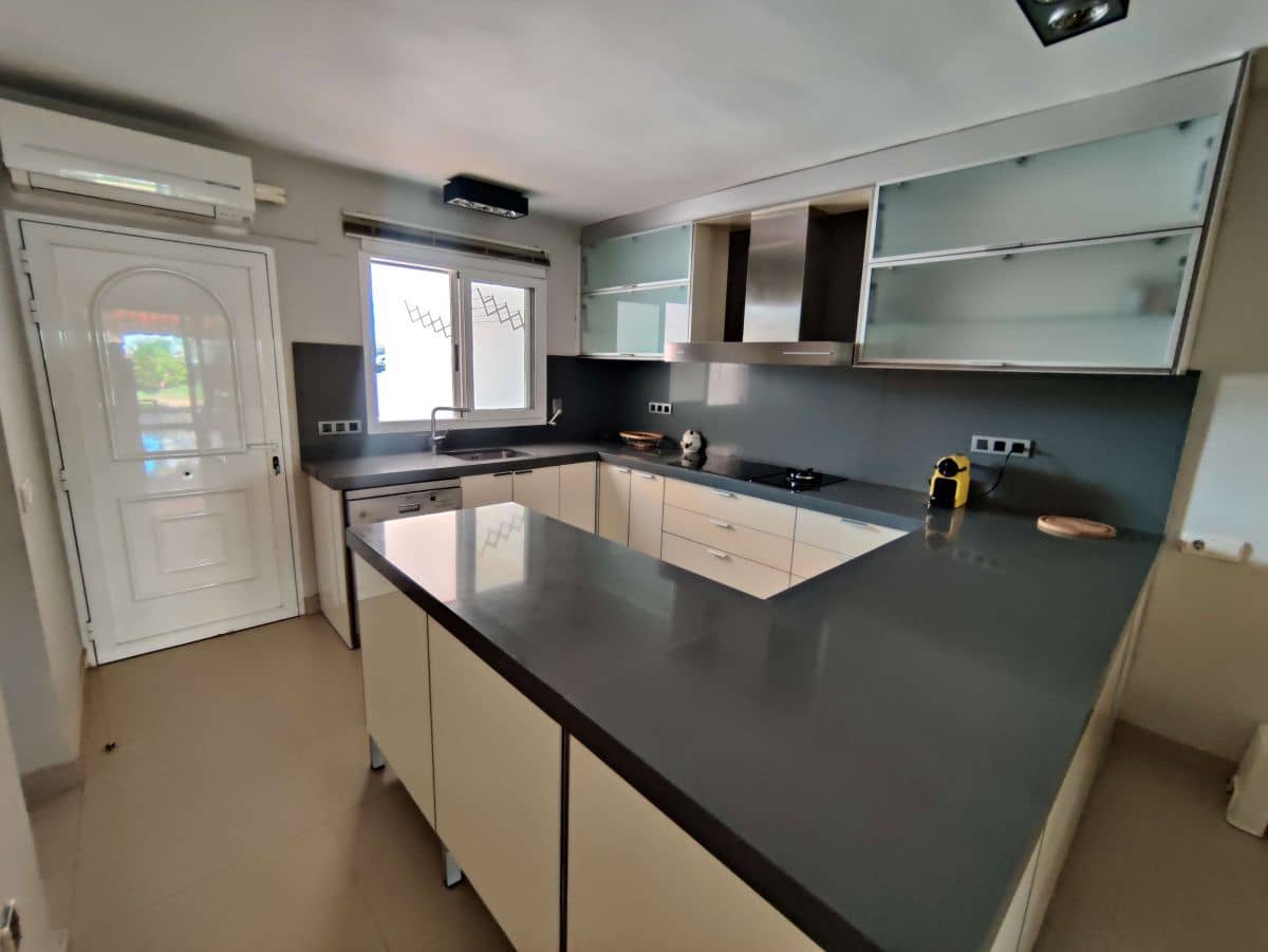 2 sovrum Lägenhet att hyra i Denia med pool garage - 800 € (Ref: 8487086)