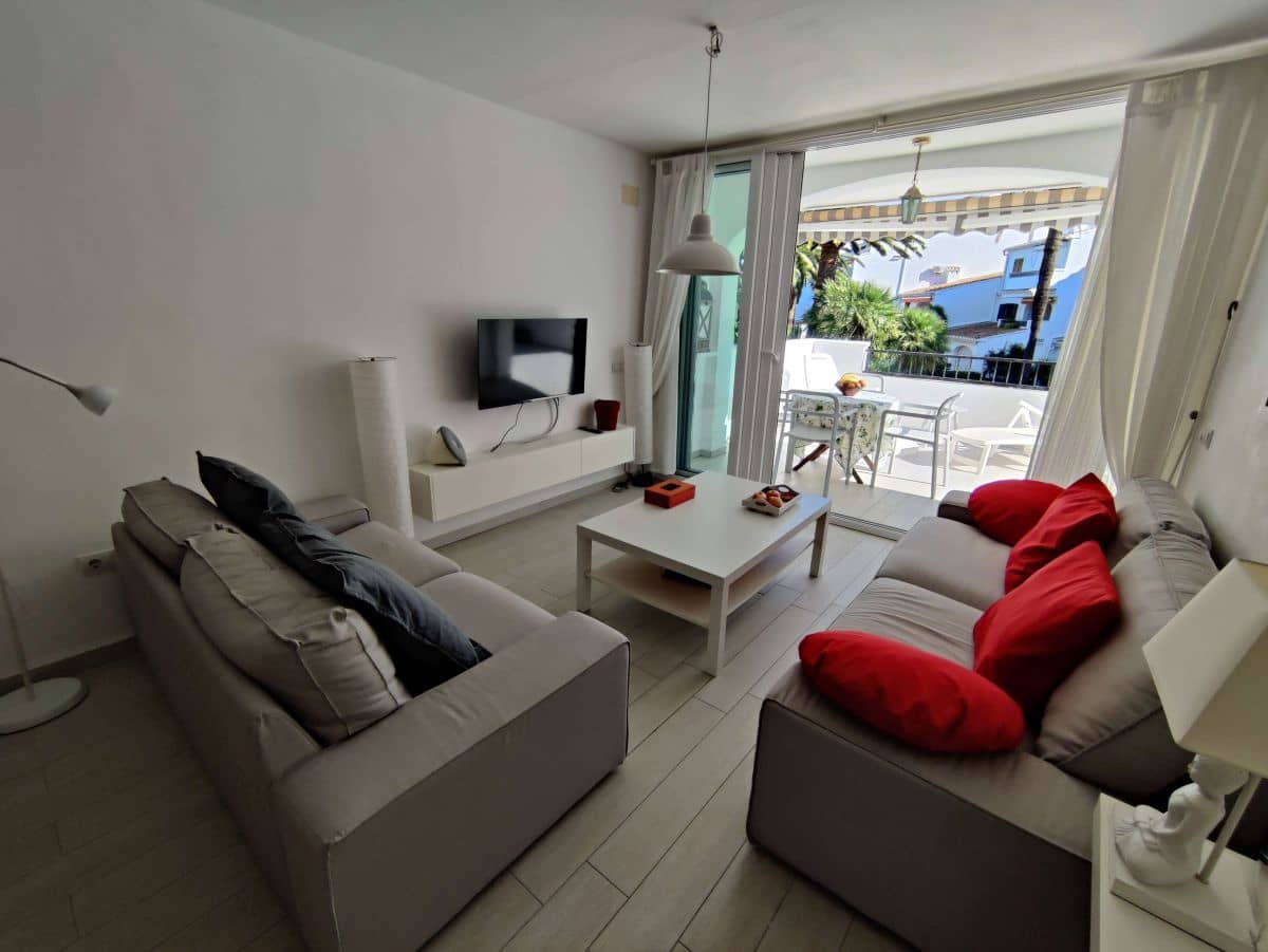 Apartamento de 2 habitaciones en Dénia en alquiler con piscina garaje - 800 € (Ref: 8615938)