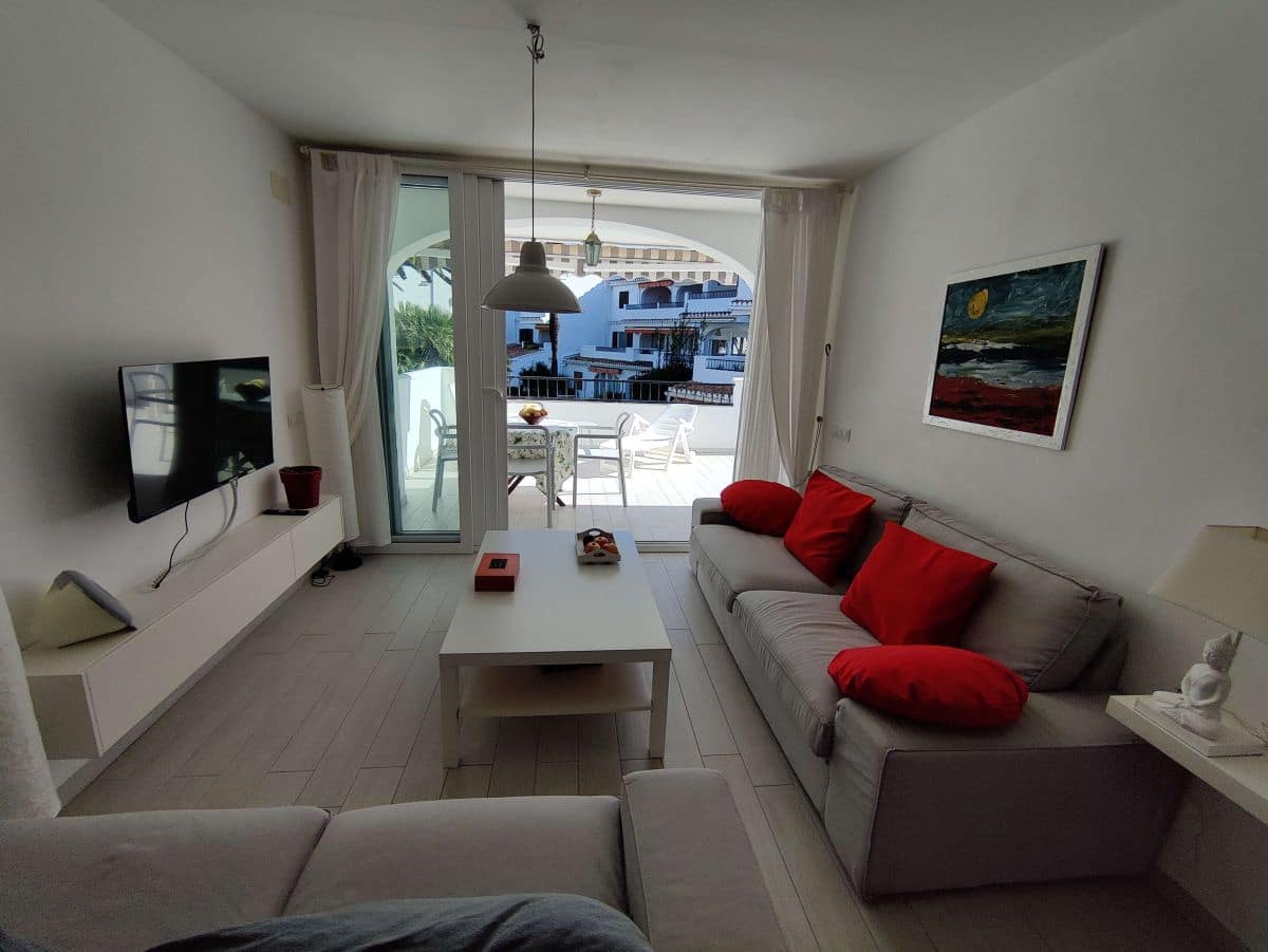 Apartamento de 2 habitaciones en Dénia en alquiler con piscina garaje - 800 € (Ref: 8615938)