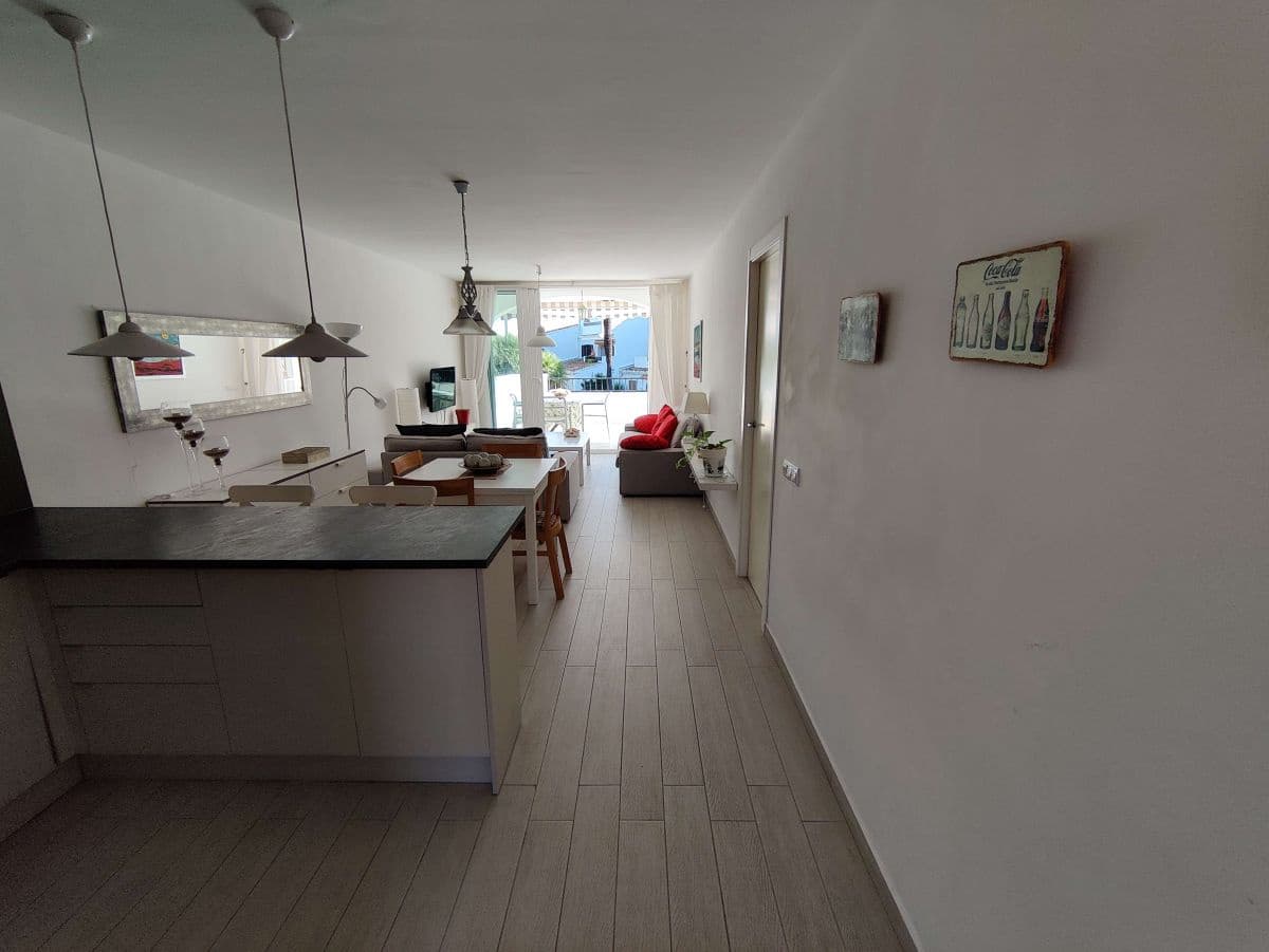 Apartamento de 2 habitaciones en Dénia en alquiler con piscina garaje - 800 € (Ref: 8615938)