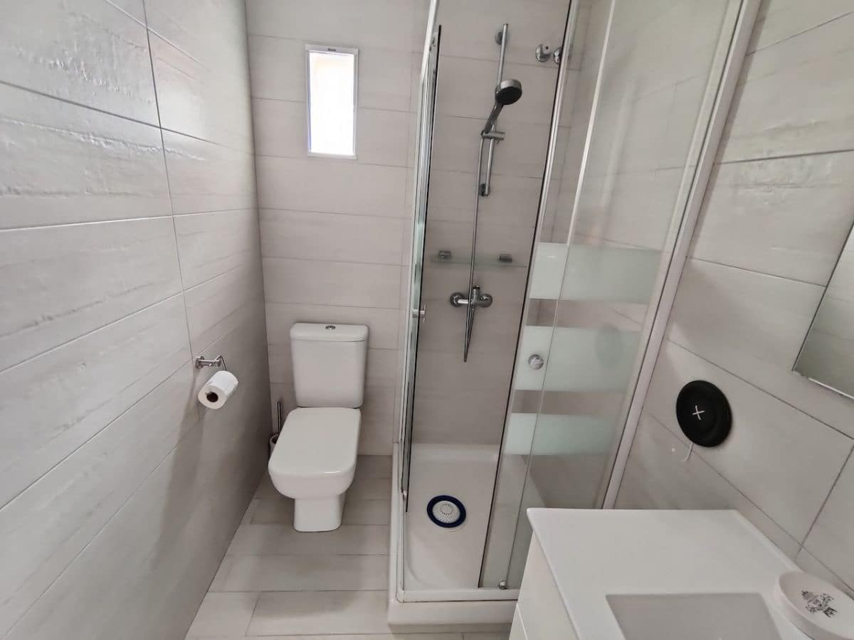 Apartamento de 2 habitaciones en Dénia en alquiler con piscina garaje - 800 € (Ref: 8615938)