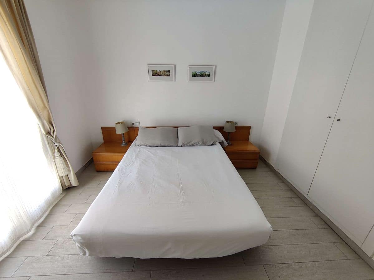 Apartamento de 2 habitaciones en Dénia en alquiler con piscina garaje - 800 € (Ref: 8615938)