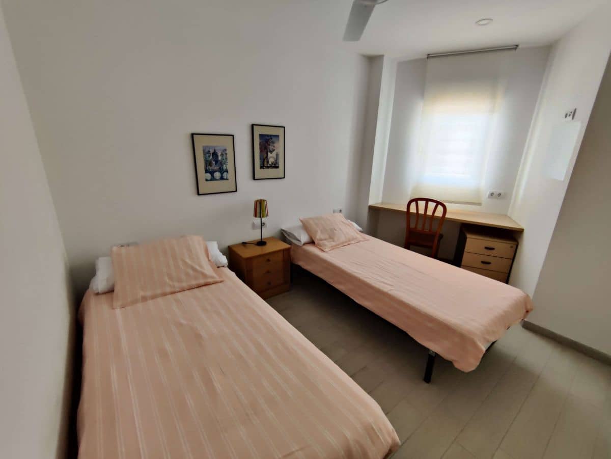 Apartamento de 2 habitaciones en Dénia en alquiler con piscina garaje - 800 € (Ref: 8615938)