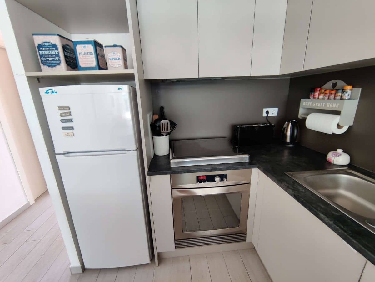 Apartamento de 2 habitaciones en Dénia en alquiler con piscina garaje - 800 € (Ref: 8615938)