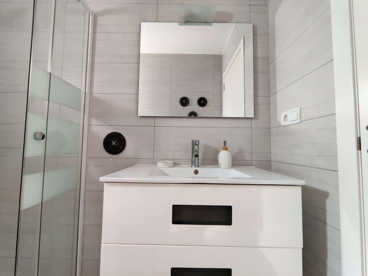 Apartamento de 2 habitaciones en Dénia en alquiler con piscina garaje - 800 € (Ref: 8615938)