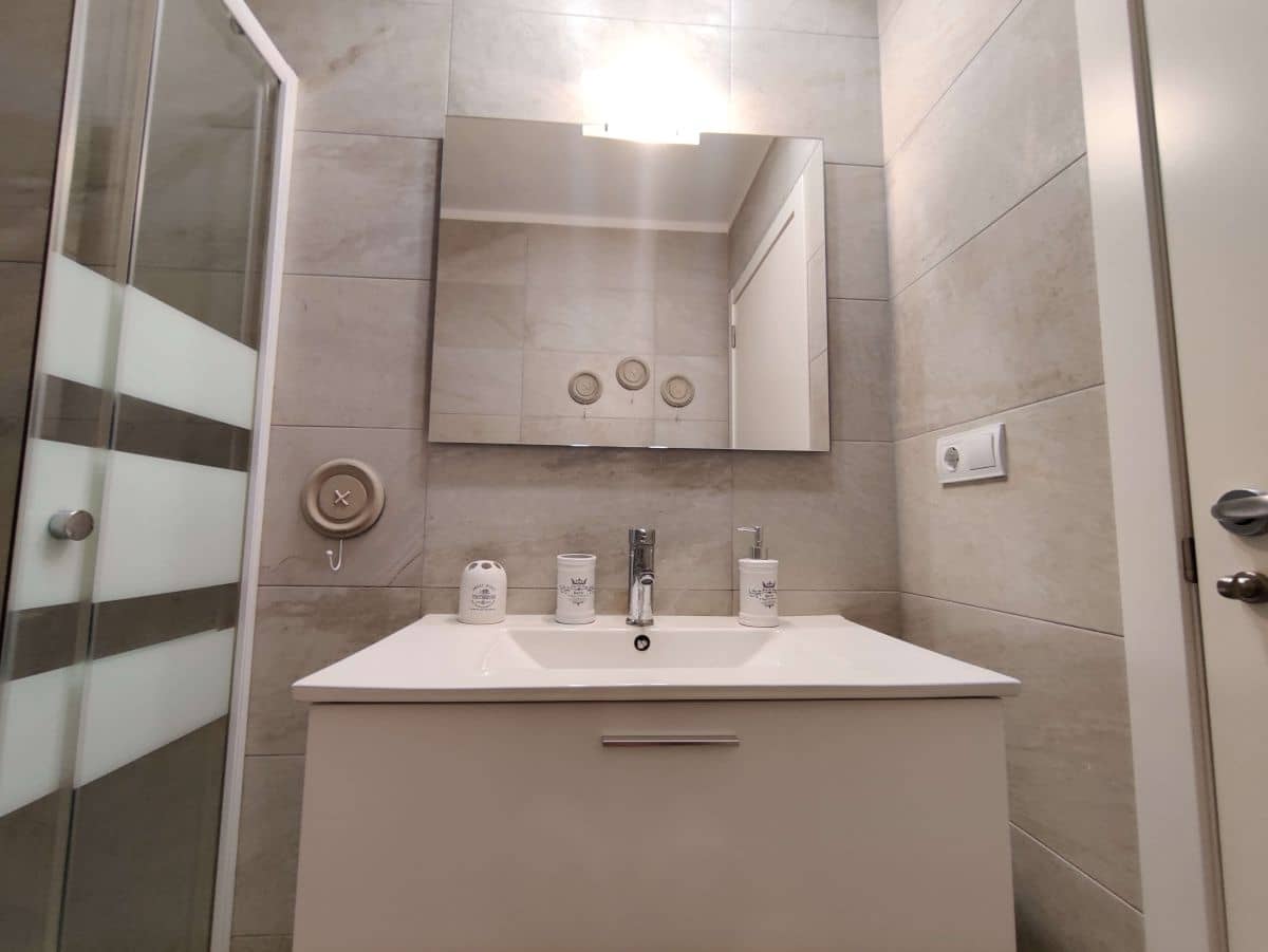 Apartamento de 2 habitaciones en Dénia en alquiler con piscina garaje - 800 € (Ref: 8615938)