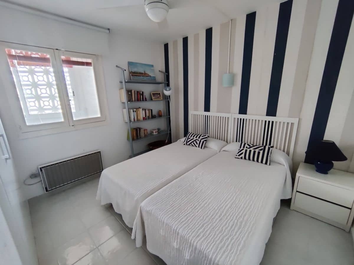 3 soverom Leilighet til leie i Denia med svømmebasseng garasje - € 750 (Ref: 8759075)