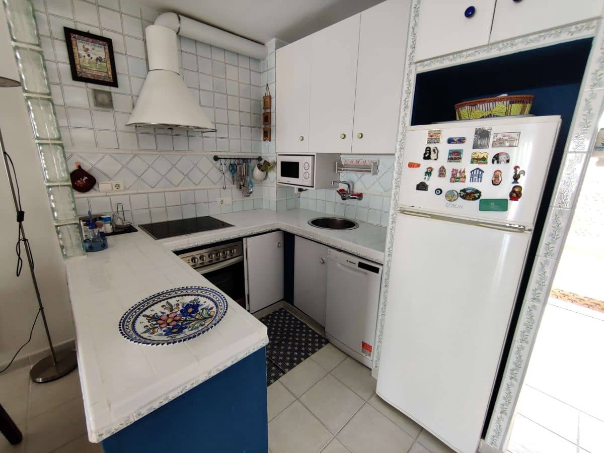 3 soverom Leilighet til leie i Denia med svømmebasseng garasje - € 750 (Ref: 8759075)