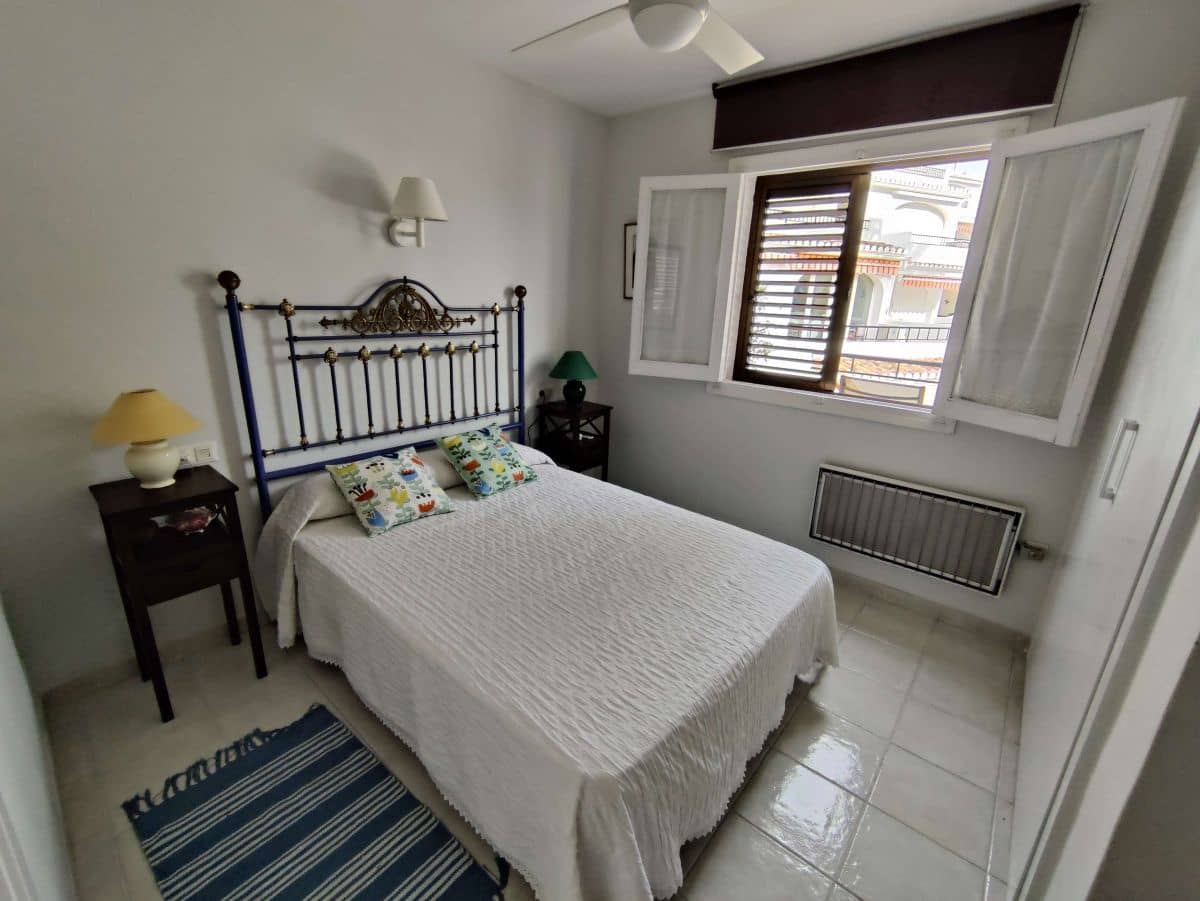 3 soverom Leilighet til leie i Denia med svømmebasseng garasje - € 750 (Ref: 8759075)