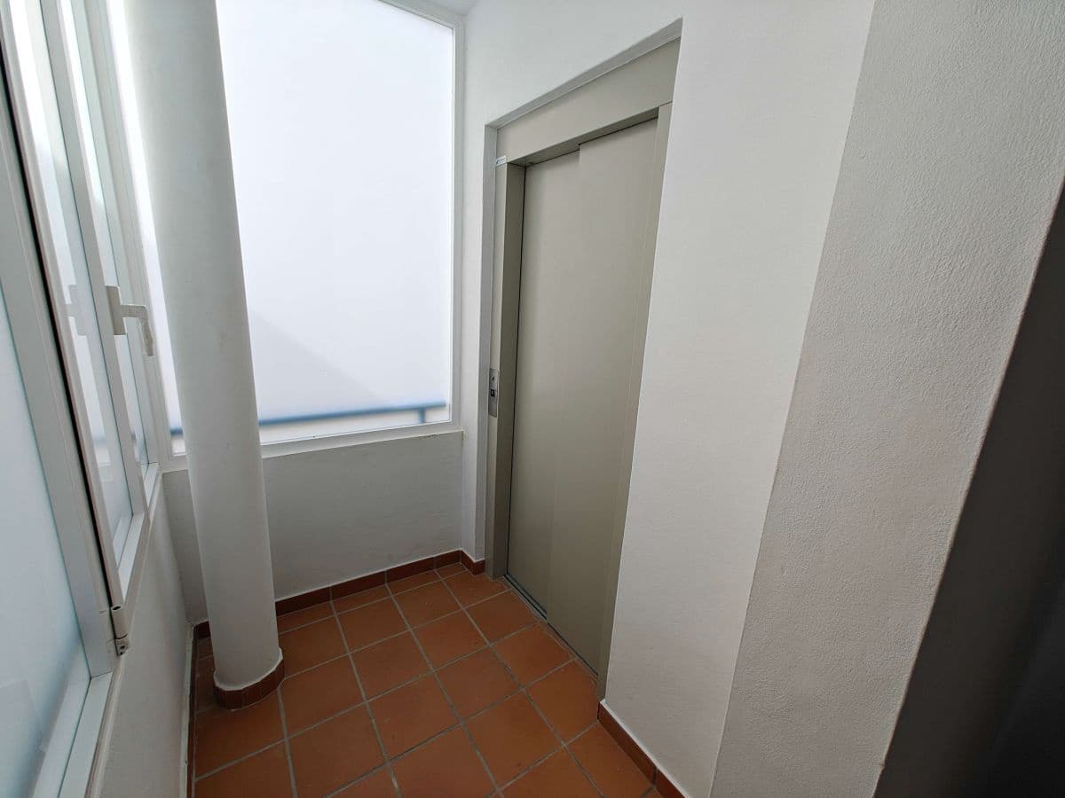 2 soverom Leilighet til leie i Denia med svømmebasseng garasje - € 800 (Ref: 8773014)