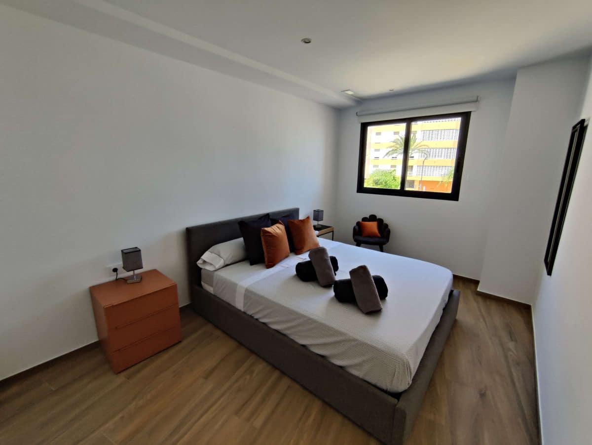 2 soveværelse Lejlighed til leje i Denia med garage - € 900 (Ref: 8935481)