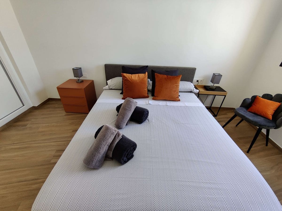 2 soveværelse Lejlighed til leje i Denia med garage - € 900 (Ref: 8935481)