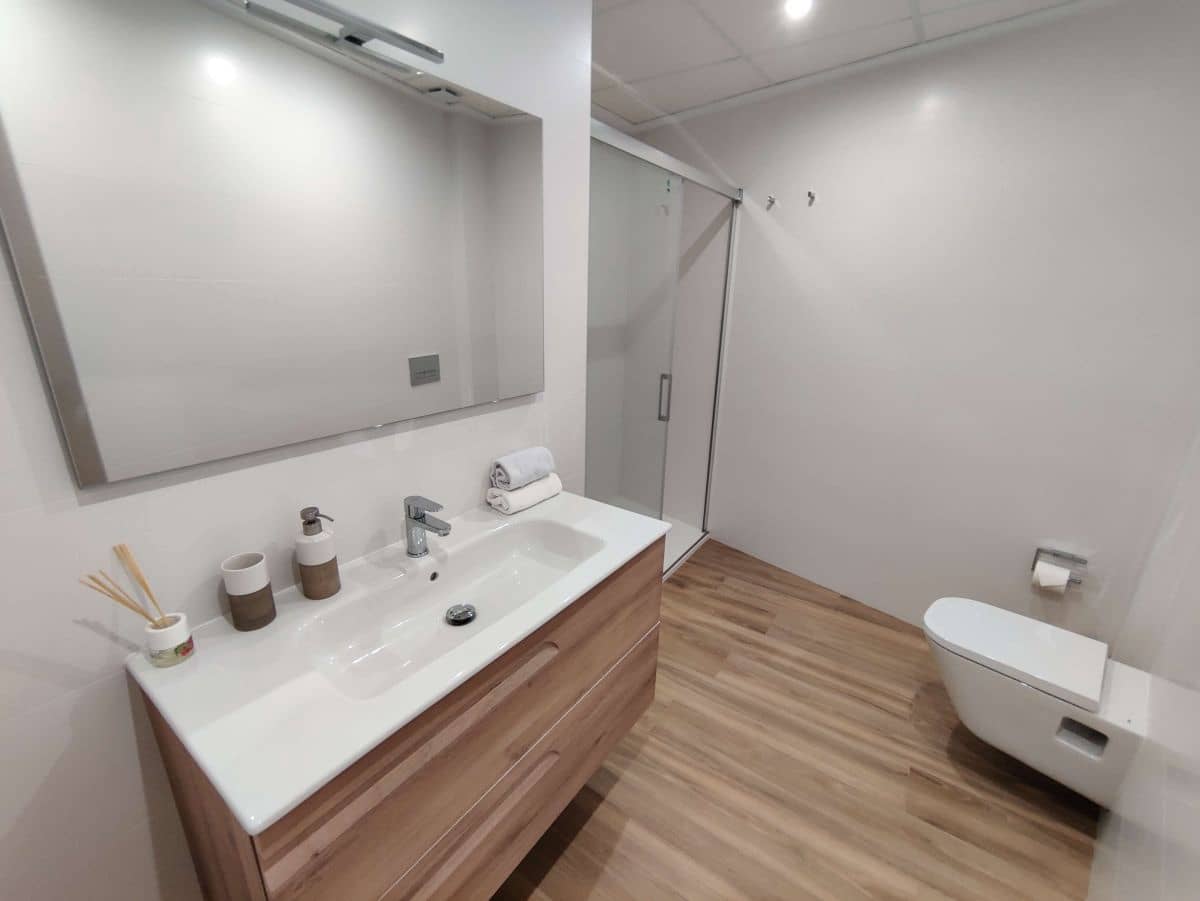 2 soveværelse Lejlighed til leje i Denia med garage - € 900 (Ref: 8935481)