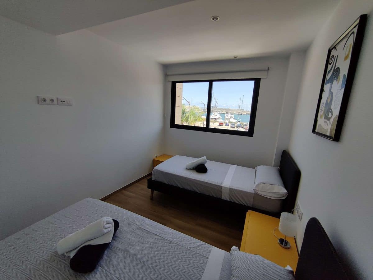 2 soveværelse Lejlighed til leje i Denia med garage - € 900 (Ref: 8935481)