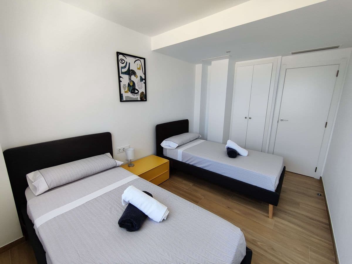 2 soveværelse Lejlighed til leje i Denia med garage - € 900 (Ref: 8935481)