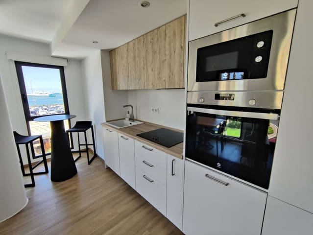 2 soveværelse Lejlighed til leje i Dénia med garage - € 900 (Ref: 8935481)