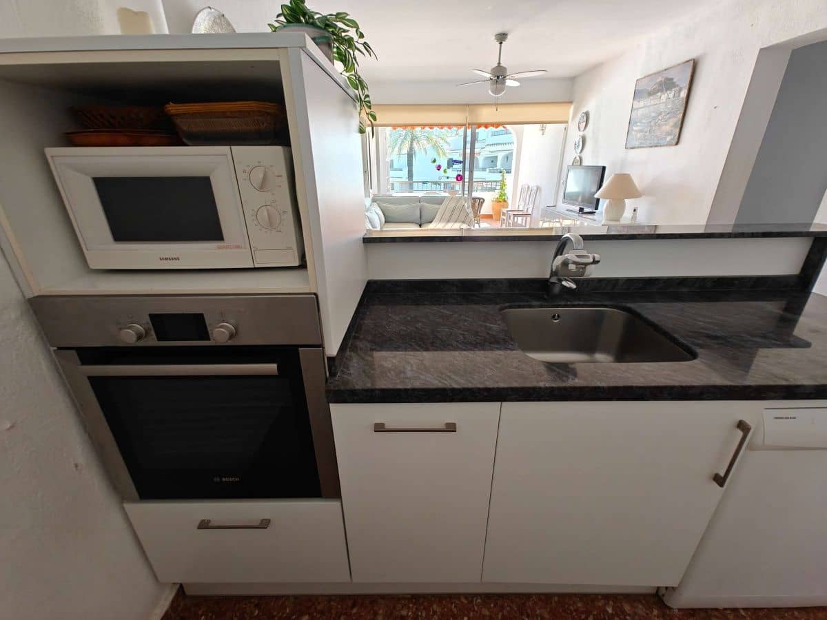 3 sypialnia Apartament do wynajęcia w Denia z basenem garażem - 750 € (Ref: 8941850)