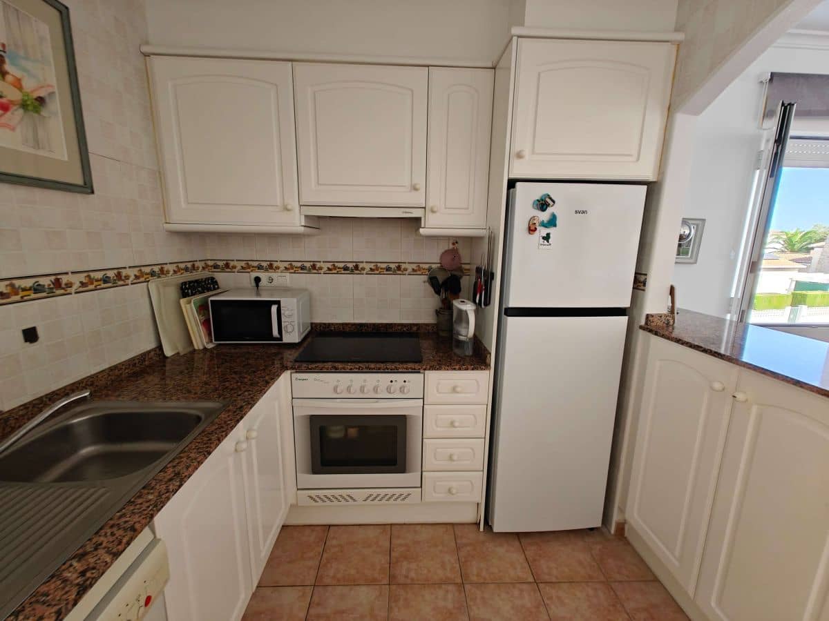 2 soveværelse Lejlighed til leje i Denia med swimmingpool - € 700 (Ref: 9107685)