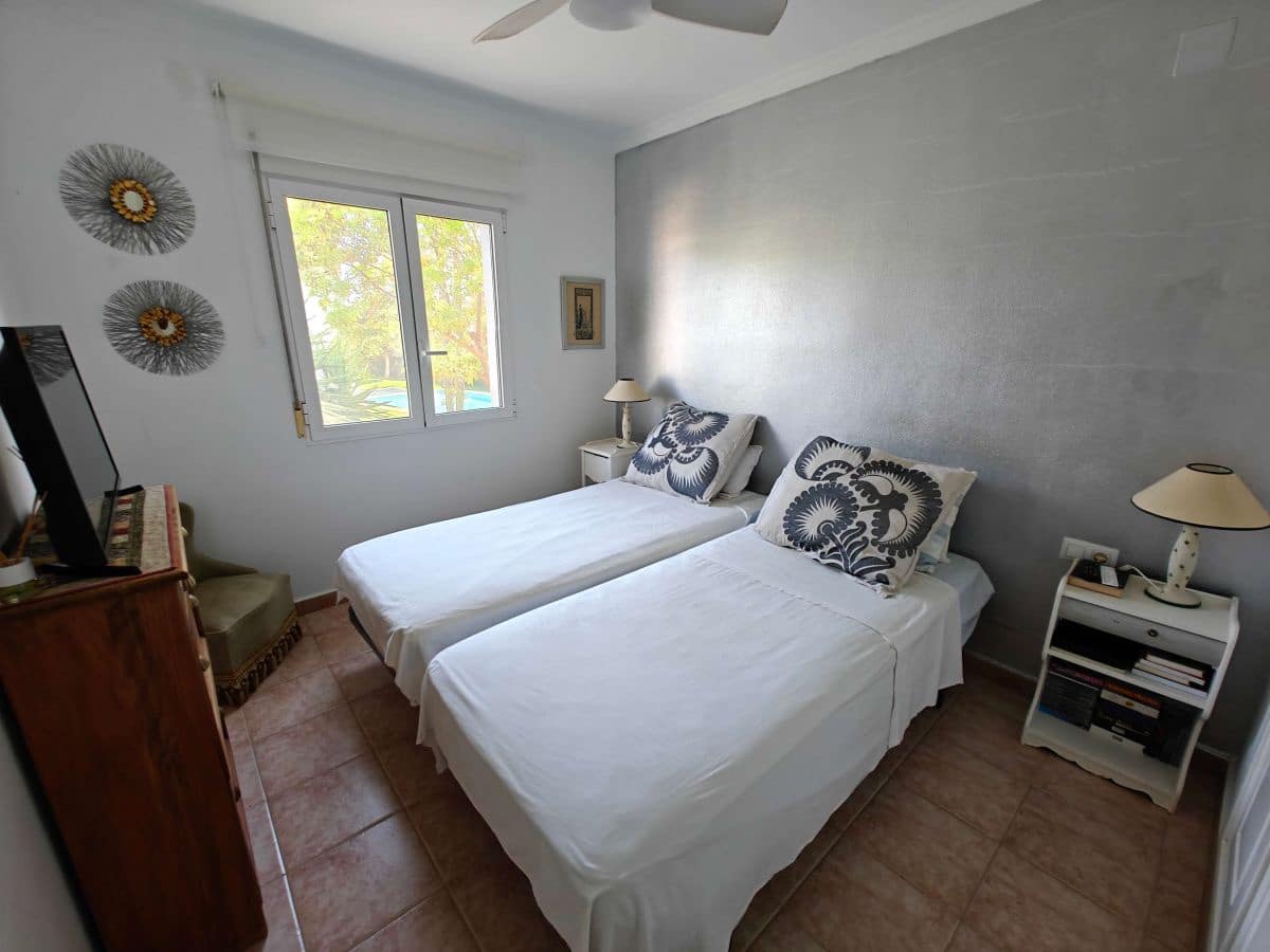 2 soveværelse Lejlighed til leje i Denia med swimmingpool - € 700 (Ref: 9107685)