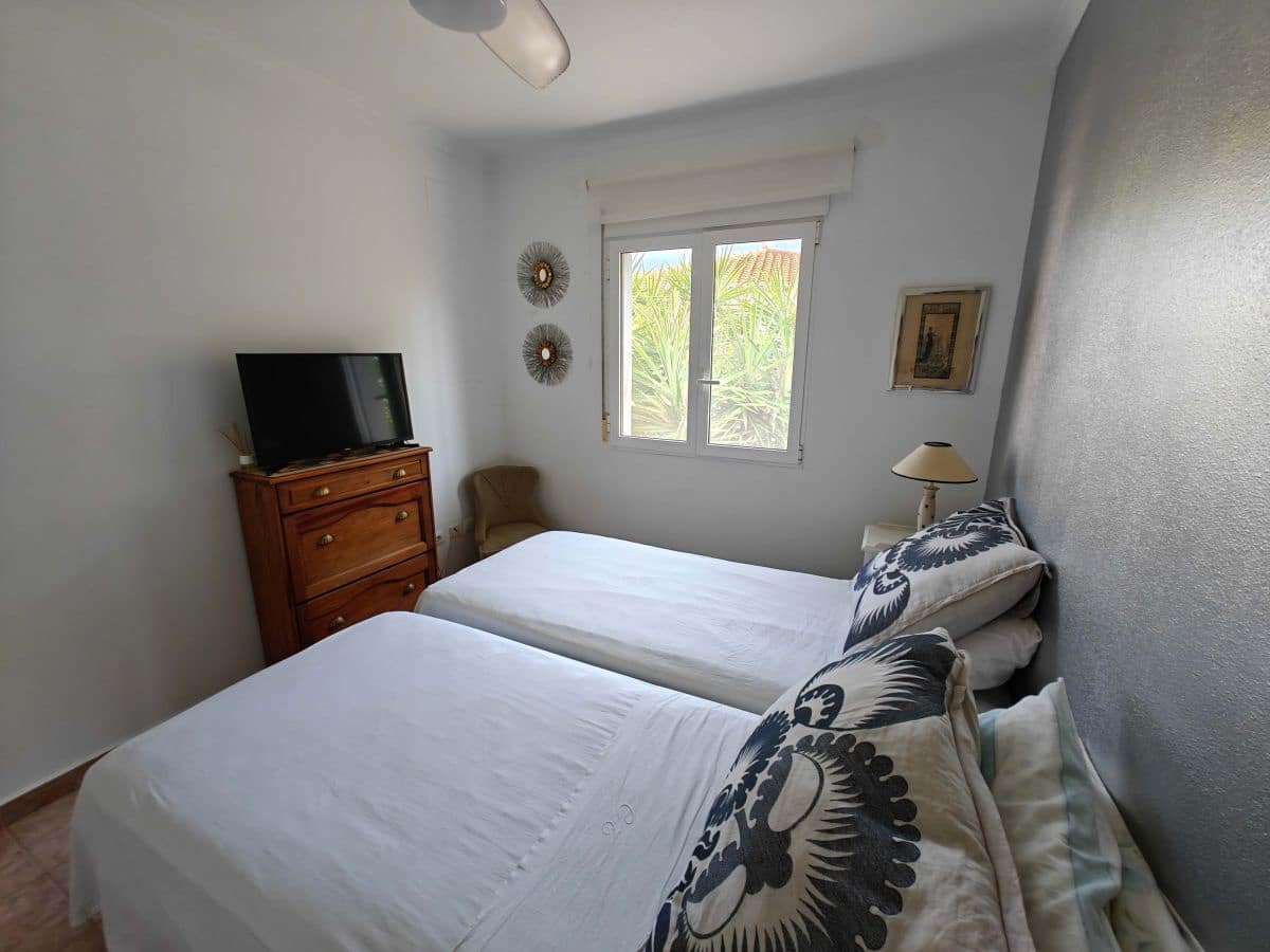 2 soveværelse Lejlighed til leje i Denia med swimmingpool - € 700 (Ref: 9107685)