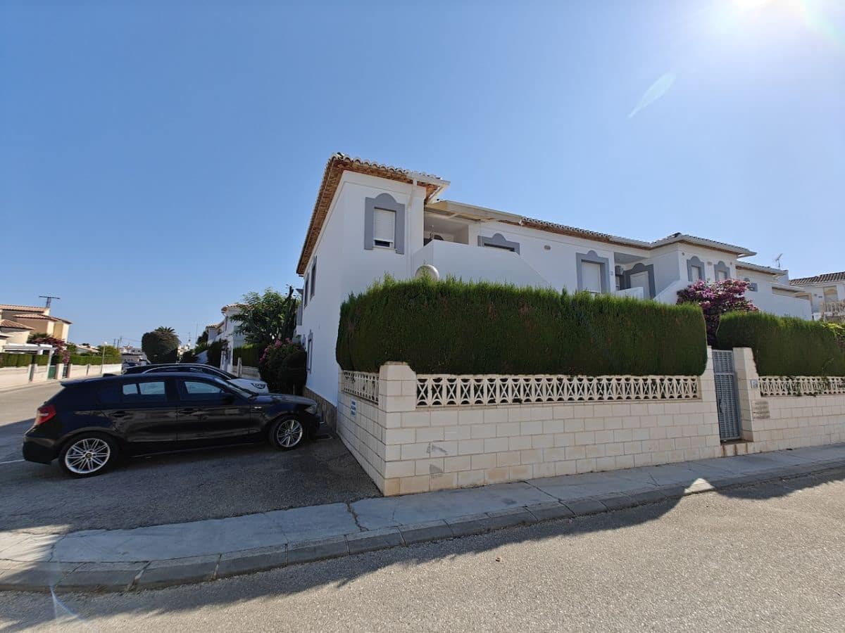 2 soveværelse Lejlighed til leje i Denia med swimmingpool - € 700 (Ref: 9107685)