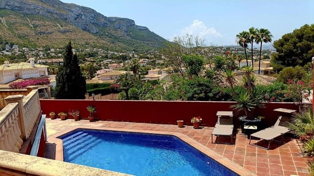 Willa do wynajęcia w Dénia z basenem - 1 650 € (Ref: 9168996)