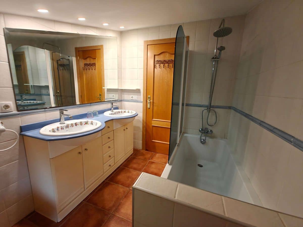 4 soveværelse Villa til leje i Denia med swimmingpool - € 1.650 (Ref: 9168996)