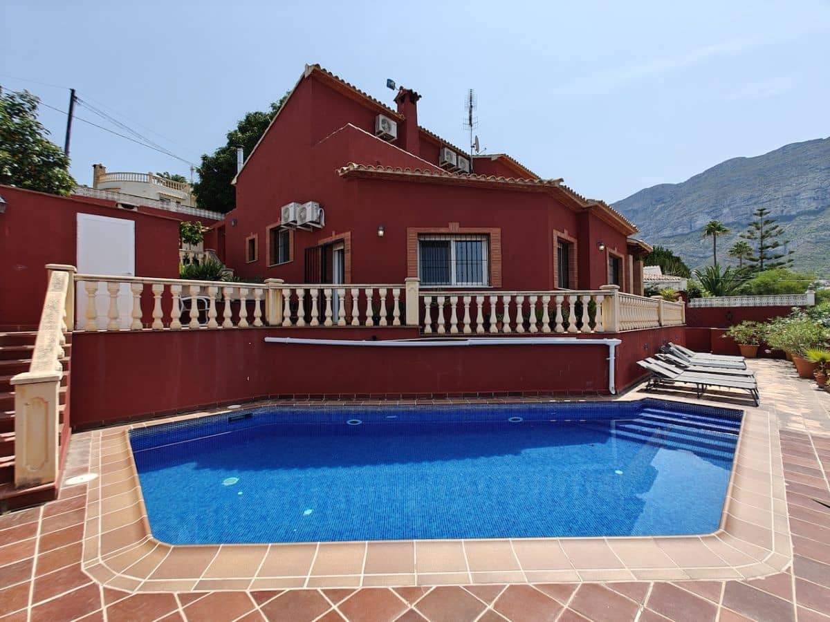 4 soveværelse Villa til leje i Denia med swimmingpool - € 1.650 (Ref: 9168996)