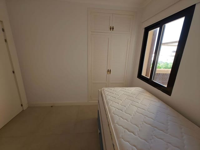 3 bedroom Apartment for rent in Denia with pool garage - € 1,200 (Ref: 9210463)
