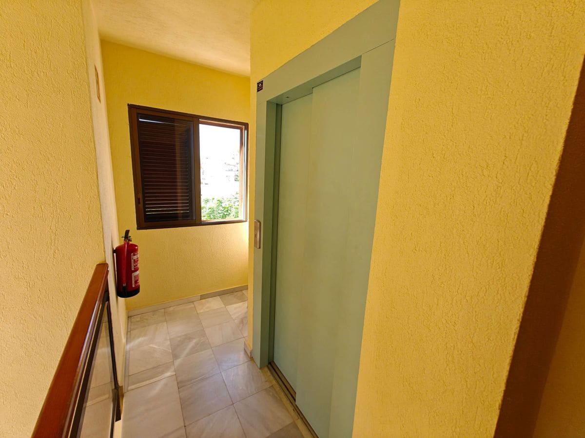 3 Zimmer Apartment zu vermieten in Denia mit Pool Garage - 1.200 € (Ref: 9210463)