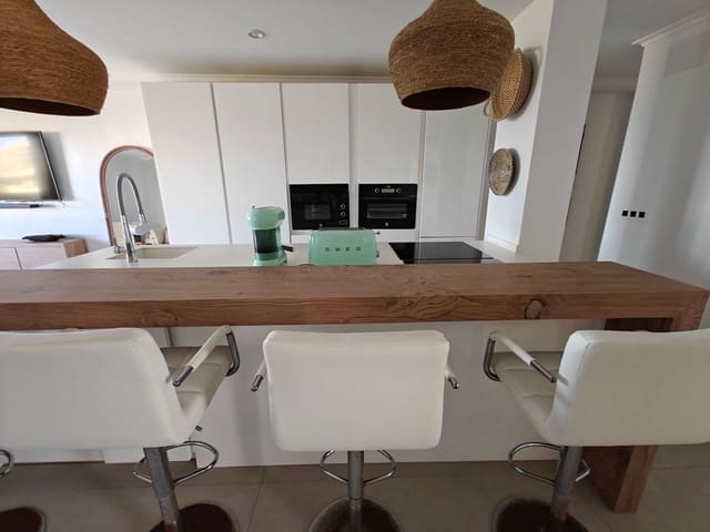 3 bedroom Apartment for rent in Denia with pool garage - € 1,200 (Ref: 9210463)