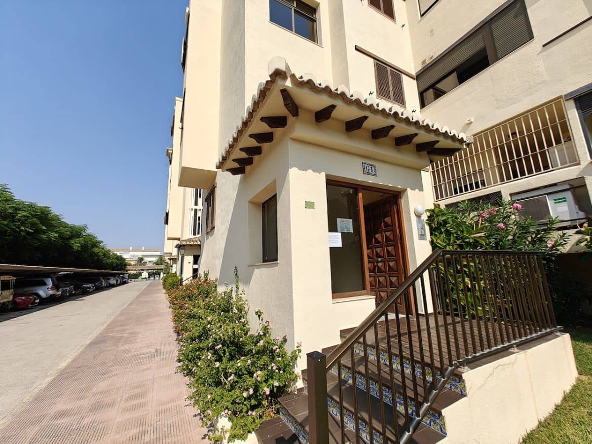 3 Zimmer Apartment zu vermieten in Denia mit Pool Garage - 1.200 € (Ref: 9210463)