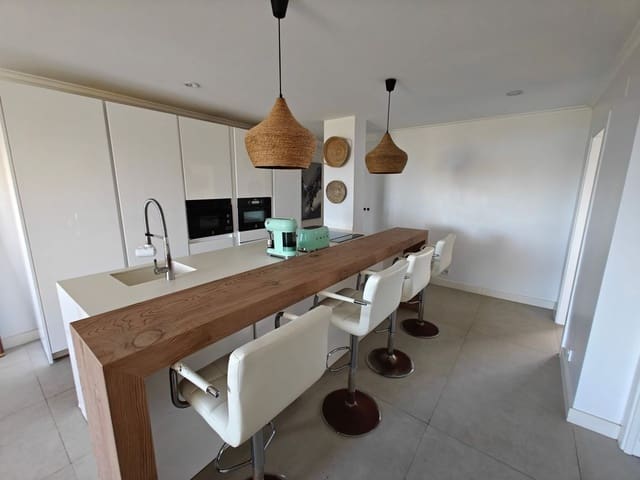3 bedroom Apartment for rent in Denia with pool garage - € 1,200 (Ref: 9210463)