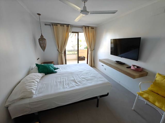 3 bedroom Apartment for rent in Denia with pool garage - € 1,200 (Ref: 9210463)