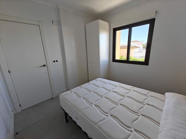 3 bedroom Apartment for rent in Denia with pool garage - € 1,200 (Ref: 9210463)