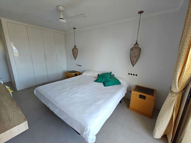 3 bedroom Apartment for rent in Denia with pool garage - € 1,200 (Ref: 9210463)