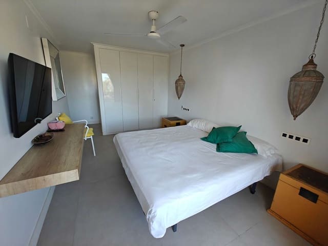 3 bedroom Apartment for rent in Denia with pool garage - € 1,200 (Ref: 9210463)