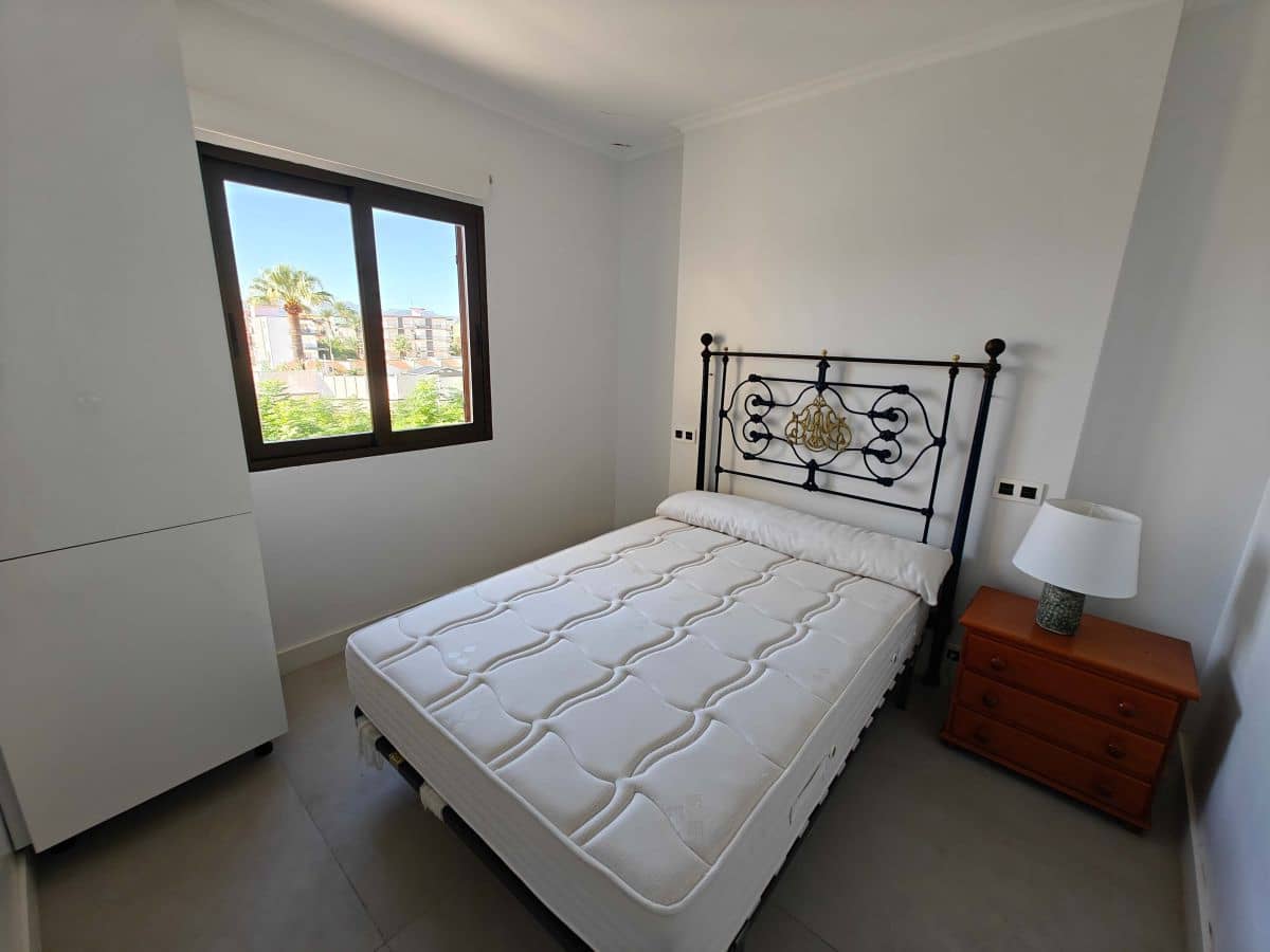 3 Zimmer Apartment zu vermieten in Denia mit Pool Garage - 1.200 € (Ref: 9210463)