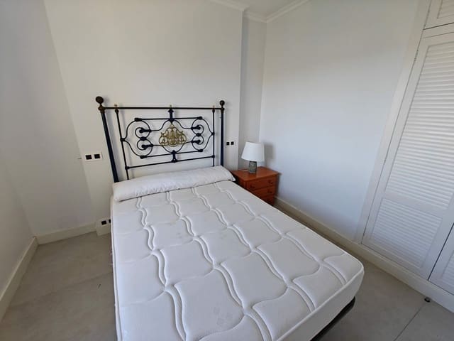 3 bedroom Apartment for rent in Denia with pool garage - € 1,200 (Ref: 9210463)