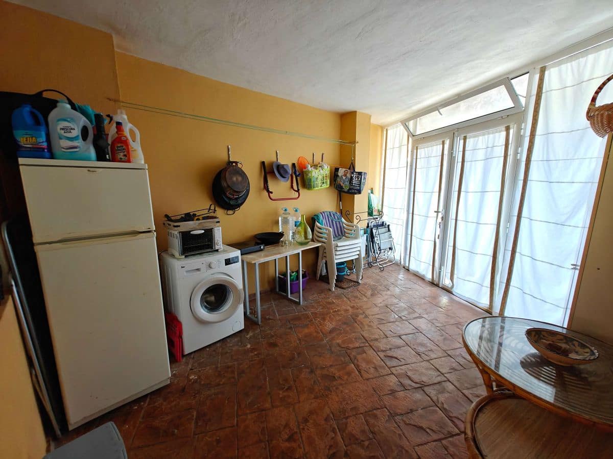 3 sypialnia Apartament do wynajęcia w Denia z basenem garażem - 775 € (Ref: 9216723)