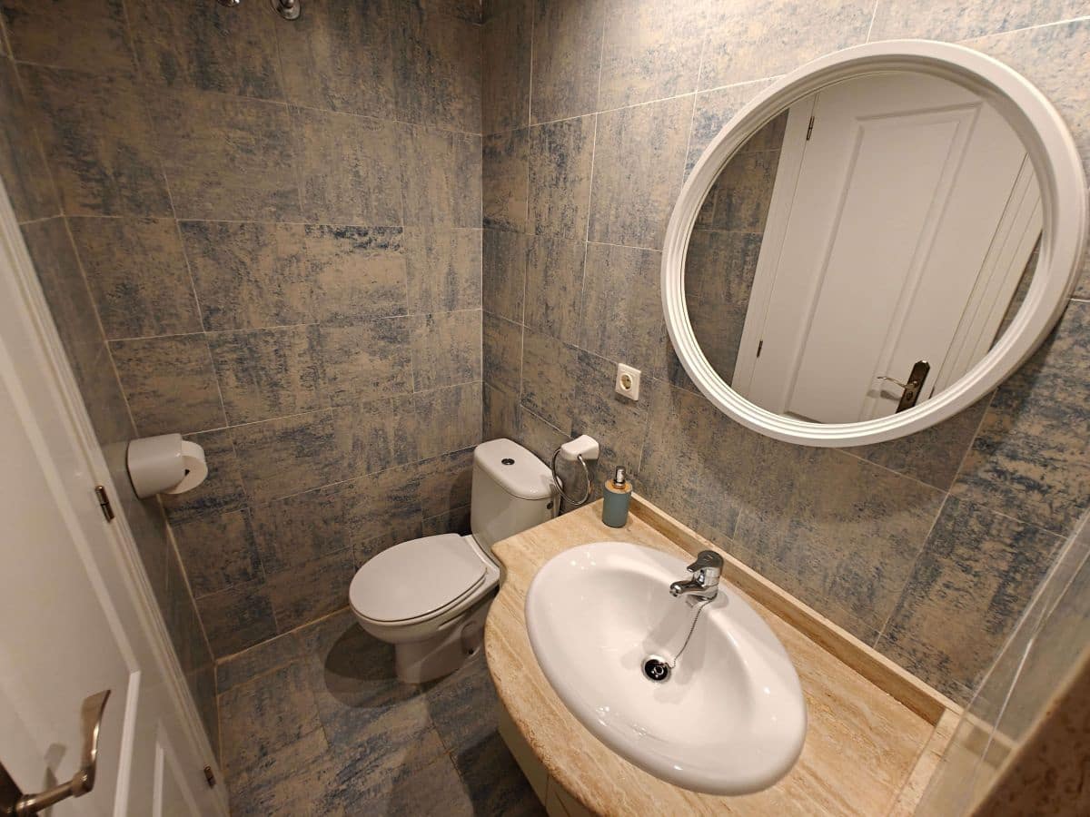 2 soveværelse Lejlighed til leje i Denia med swimmingpool garage - € 695 (Ref: 9240471)