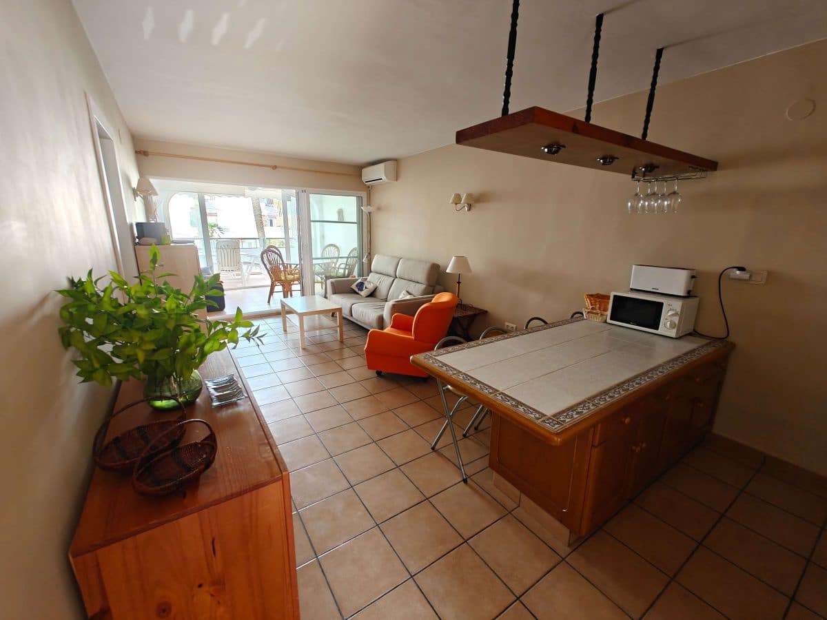 2 soveværelse Lejlighed til leje i Denia med swimmingpool garage - € 800 (Ref: 9258004)